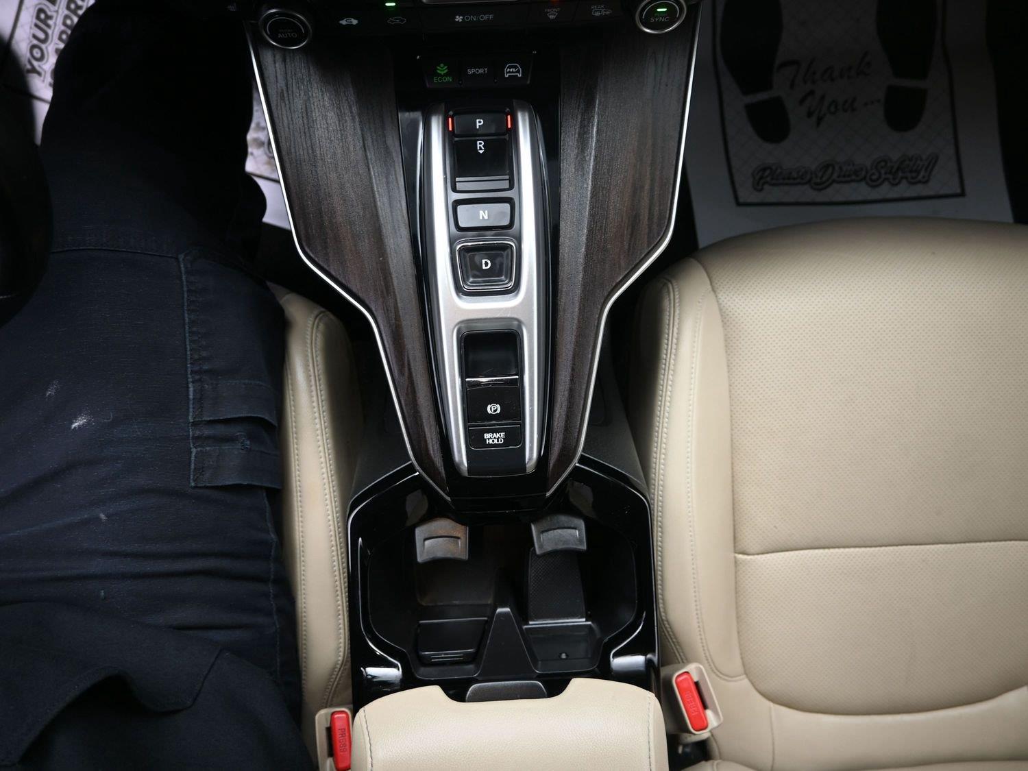 Used 2018 Platinum White Pearl Honda Touring image 31