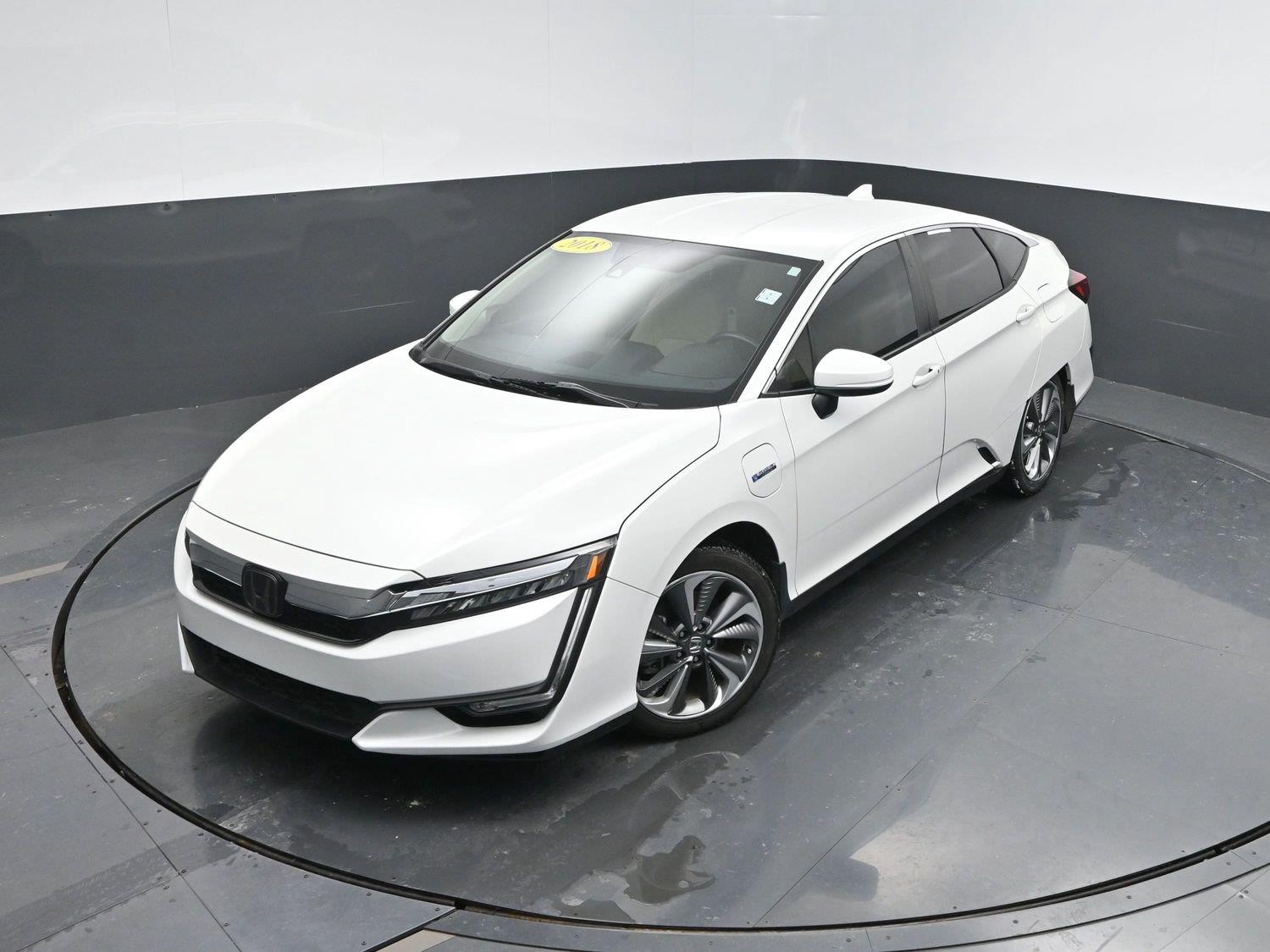 Used 2018 Platinum White Pearl Honda Touring image 37