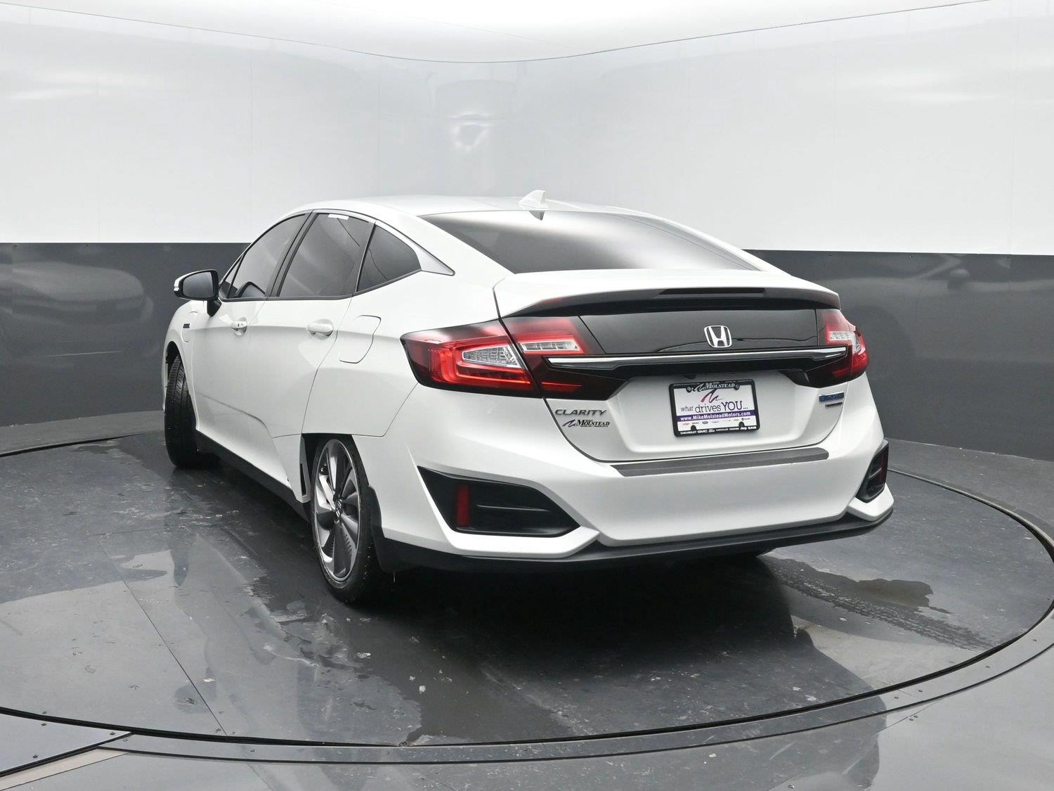 Used 2018 Platinum White Pearl Honda Touring image 43