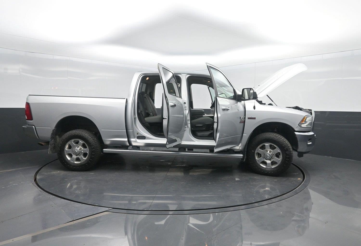 Used 2018 Bright Silver Metallic Clearcoat Ram Big Horn image 44