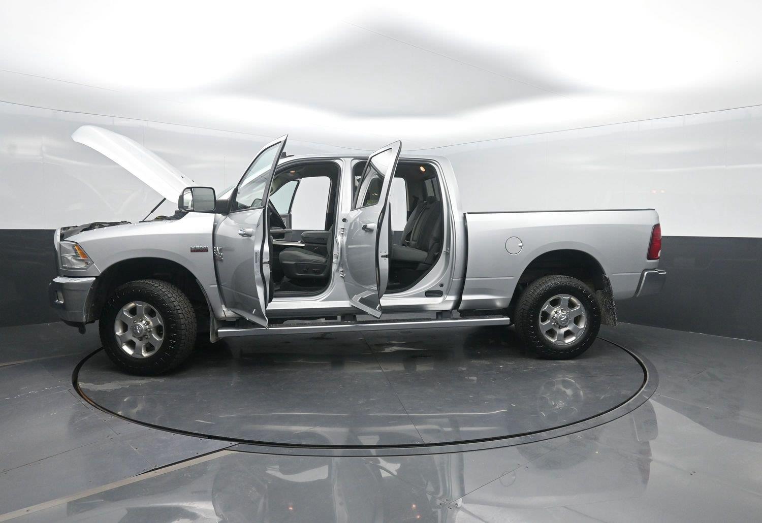 Used 2018 Bright Silver Metallic Clearcoat Ram Big Horn image 45