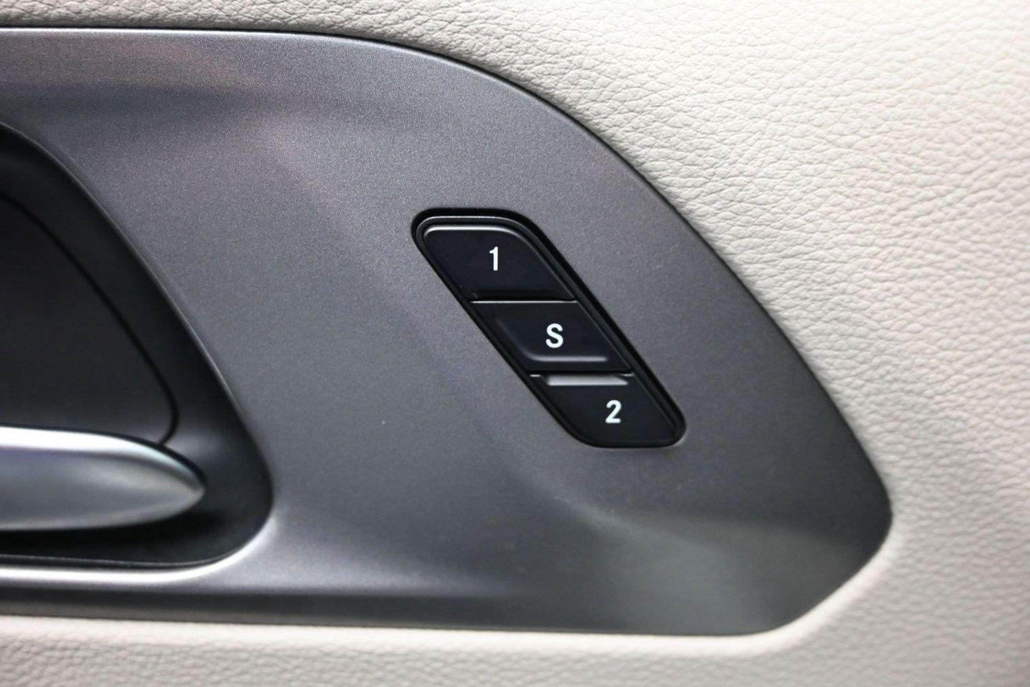 Used 2023 Bright White Clearcoat Chrysler Hybrid Touring L image 20