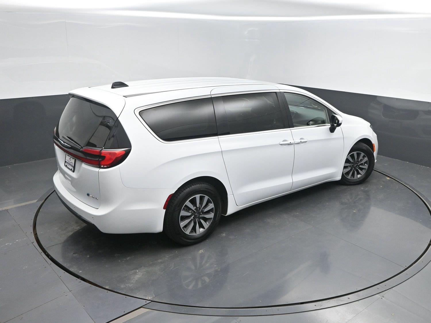Used 2023 Bright White Clearcoat Chrysler Hybrid Touring L image 39
