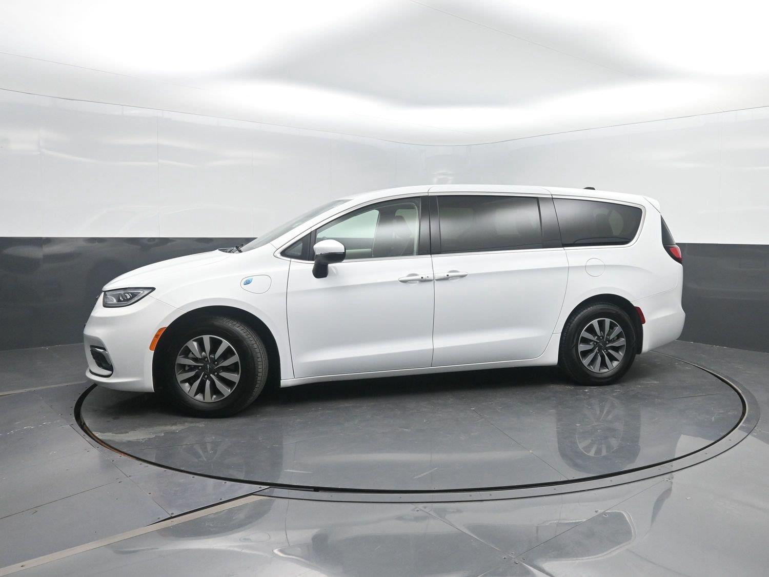 Used 2023 Bright White Clearcoat Chrysler Hybrid Touring L image 2