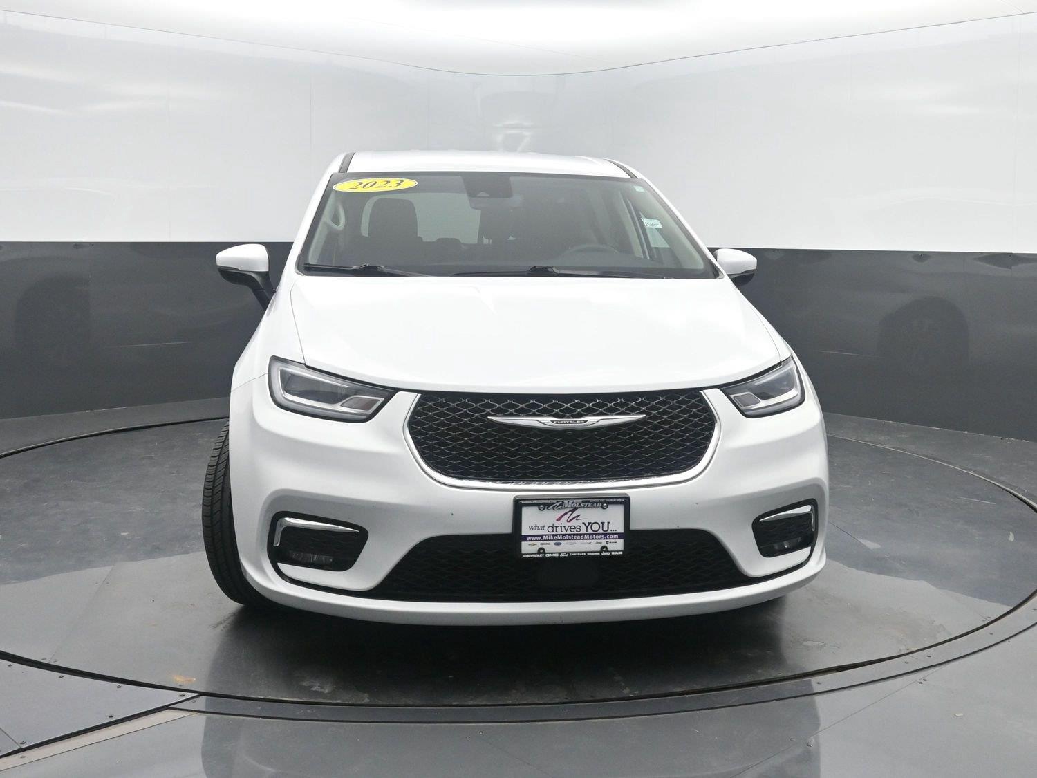 Used 2023 Bright White Clearcoat Chrysler Hybrid Touring L image 42