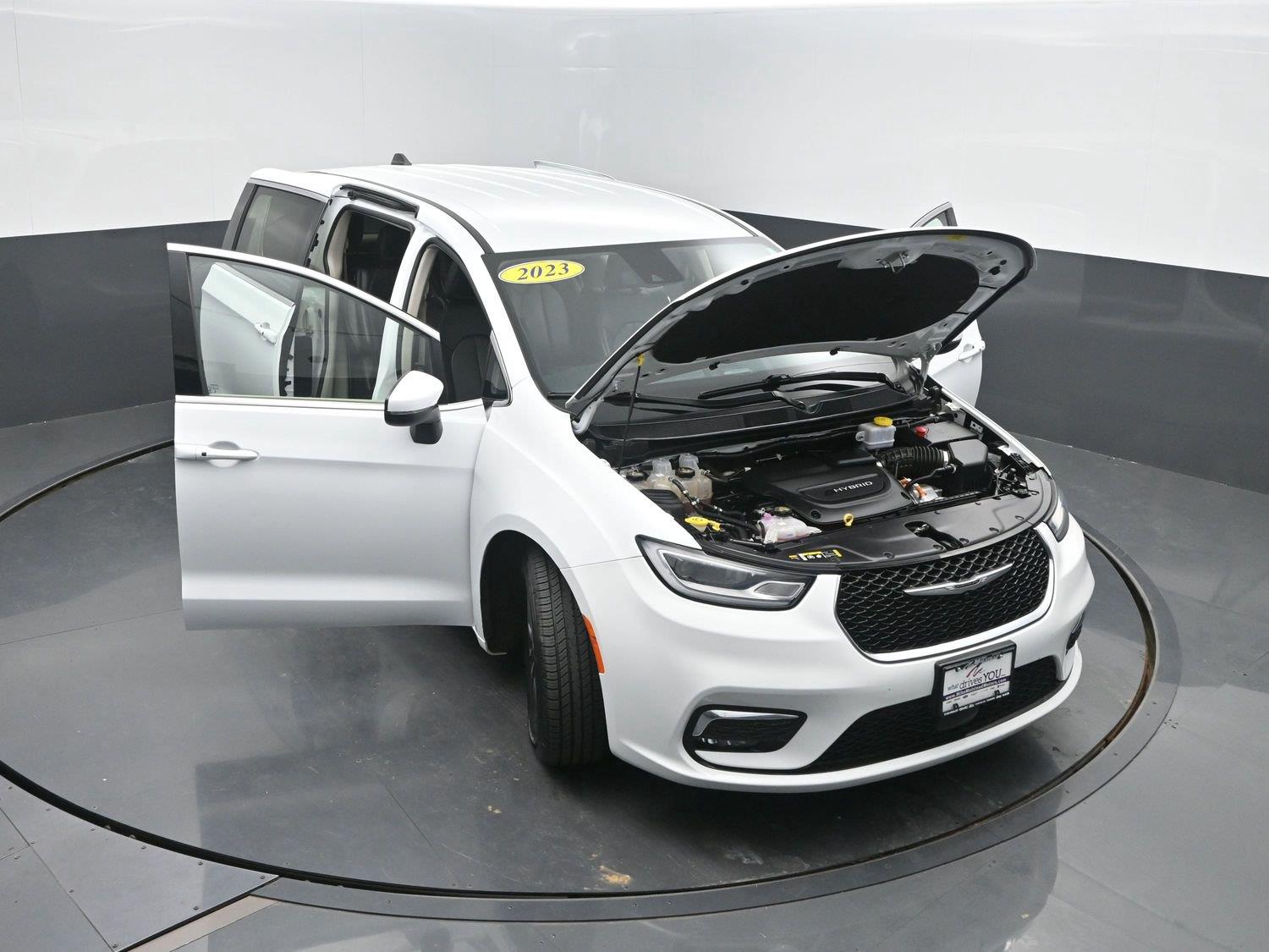 Used 2023 Bright White Clearcoat Chrysler Hybrid Touring L image 45