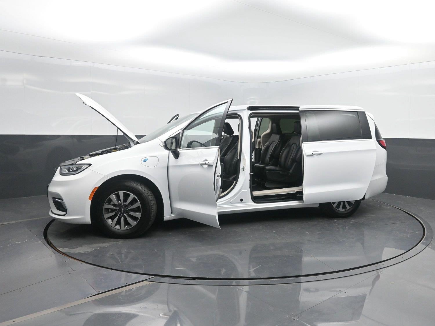 Used 2023 Bright White Clearcoat Chrysler Hybrid Touring L image 48