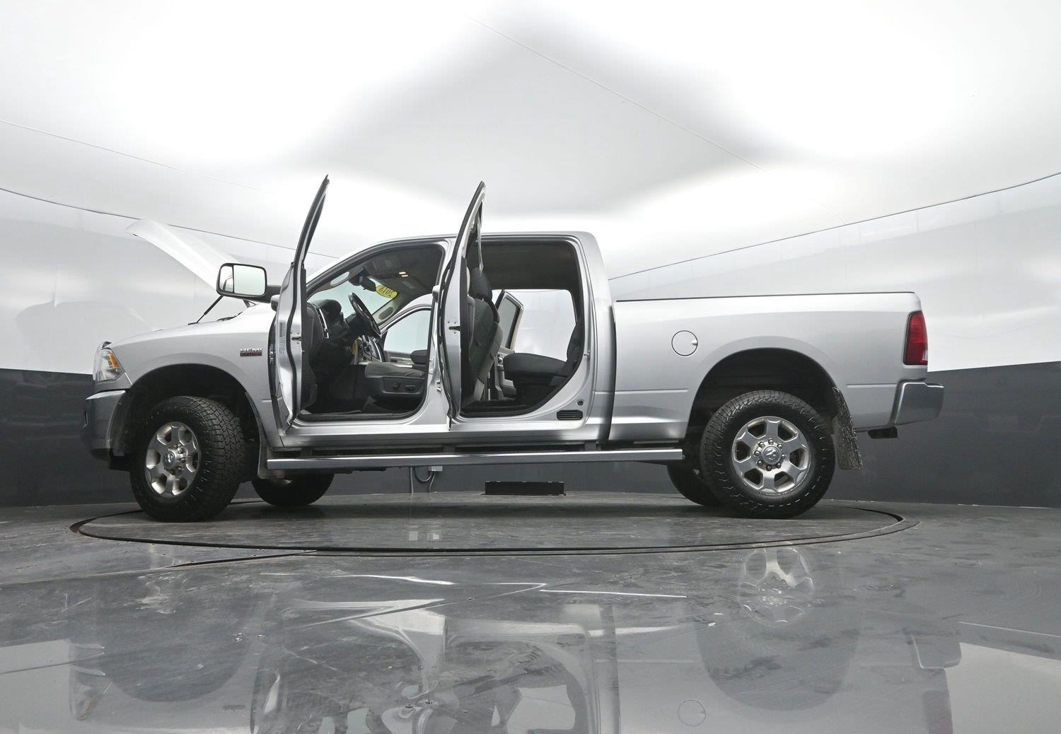 Used 2018 Bright Silver Metallic Clearcoat Ram Big Horn image 47