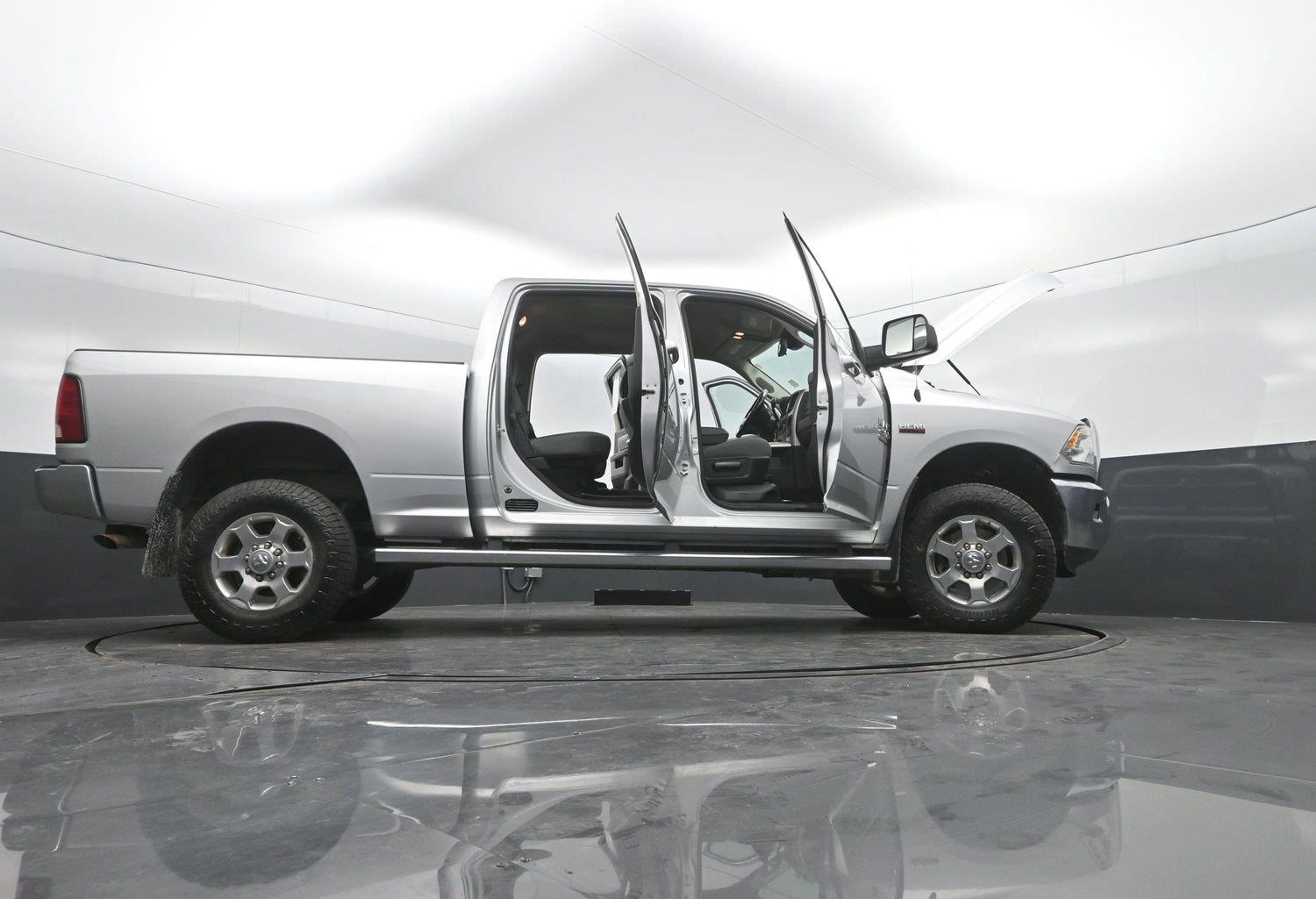 Used 2018 Bright Silver Metallic Clearcoat Ram Big Horn image 48