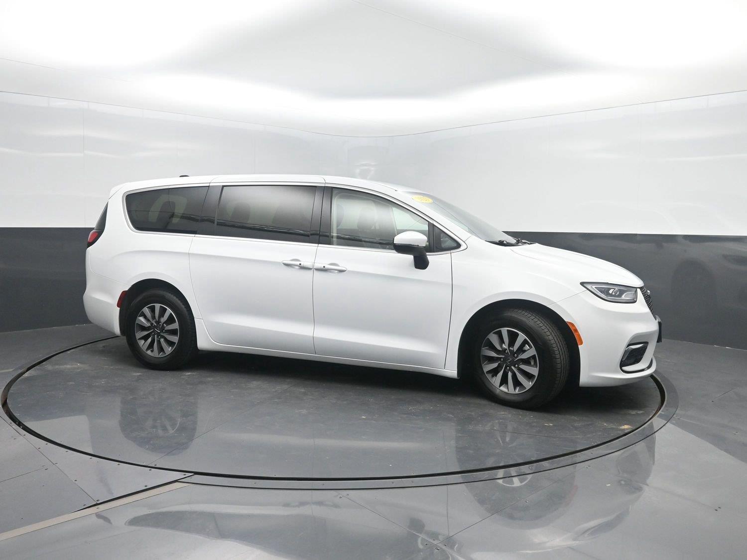 Used 2023 Bright White Clearcoat Chrysler Hybrid Touring L image 4