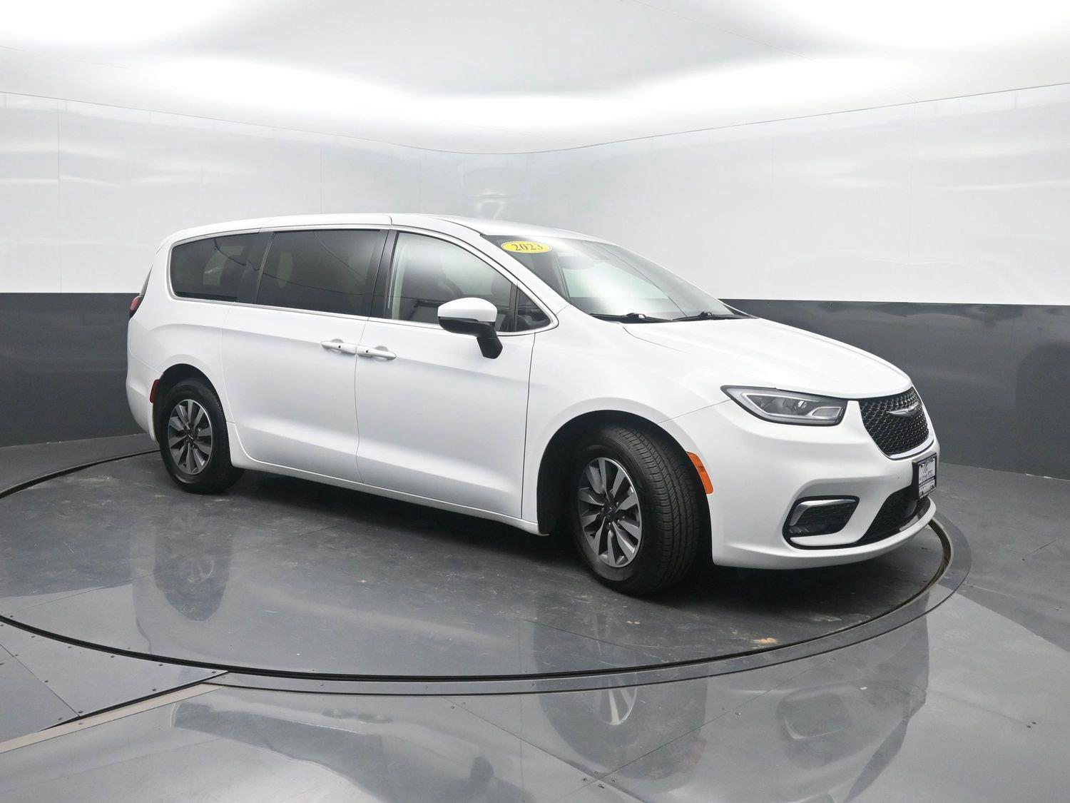 Used 2023 Bright White Clearcoat Chrysler Hybrid Touring L image 5