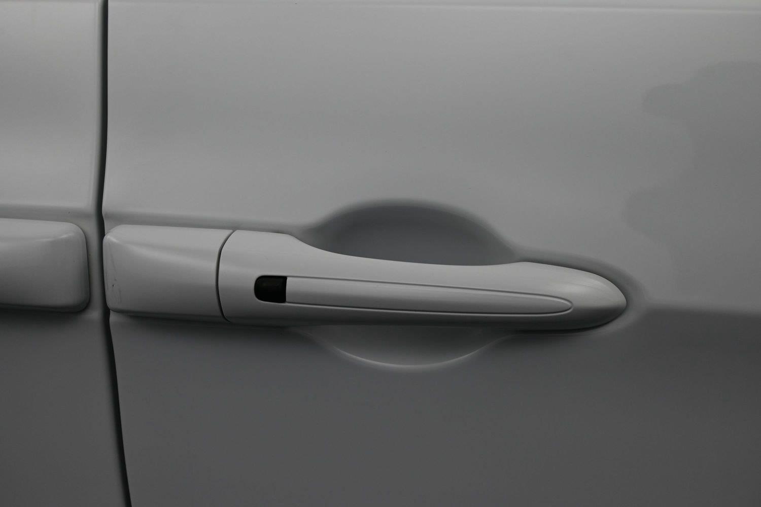 Used 2023 Bright White Clearcoat Chrysler Hybrid Touring L image 7