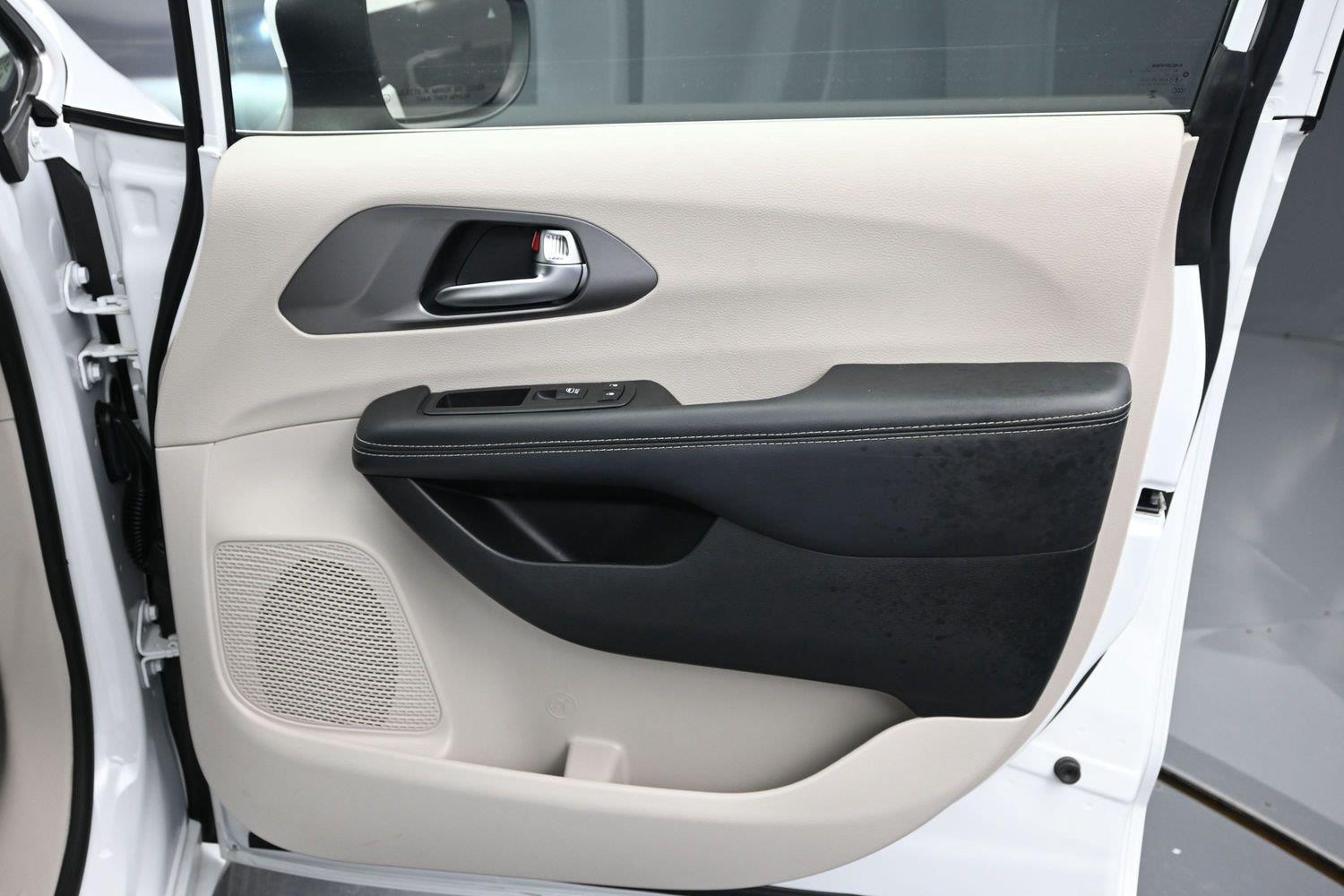 Used 2023 Bright White Clearcoat Chrysler Hybrid Touring L image 8