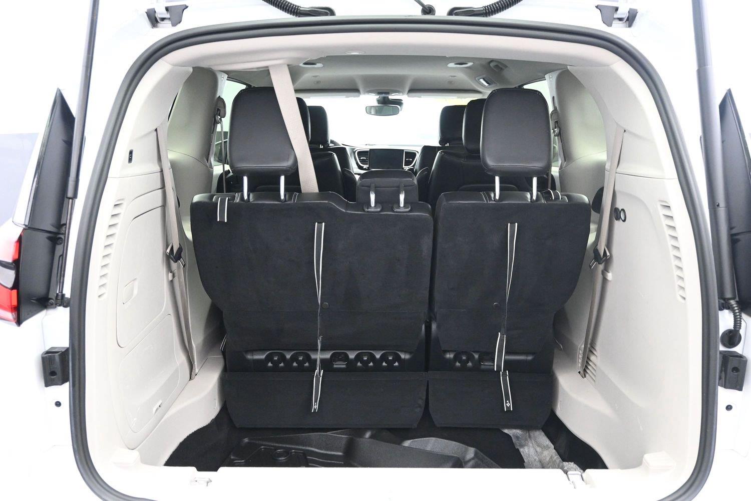 Used 2023 Bright White Clearcoat Chrysler Hybrid Touring L image 16
