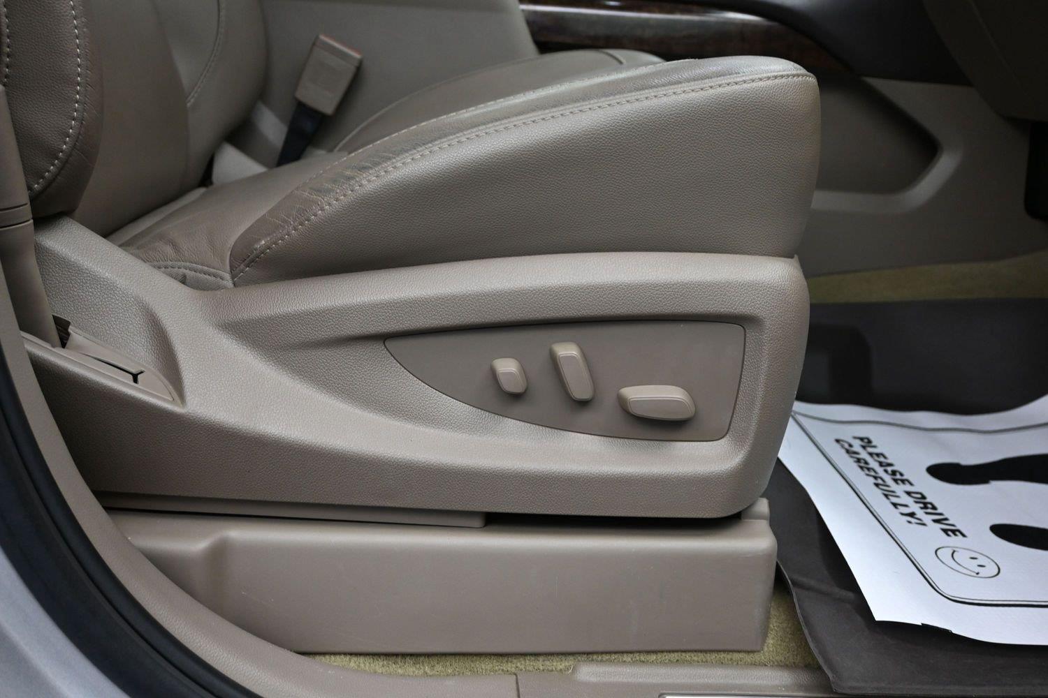 Used 2018 Silver Ice Metallic Chevrolet LT image 11