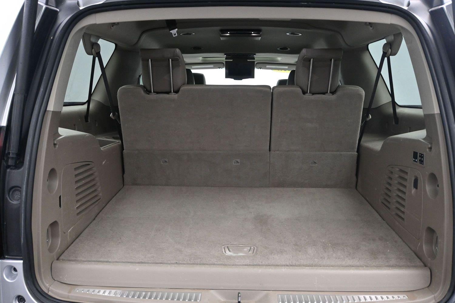 Used 2018 Silver Ice Metallic Chevrolet LT image 19