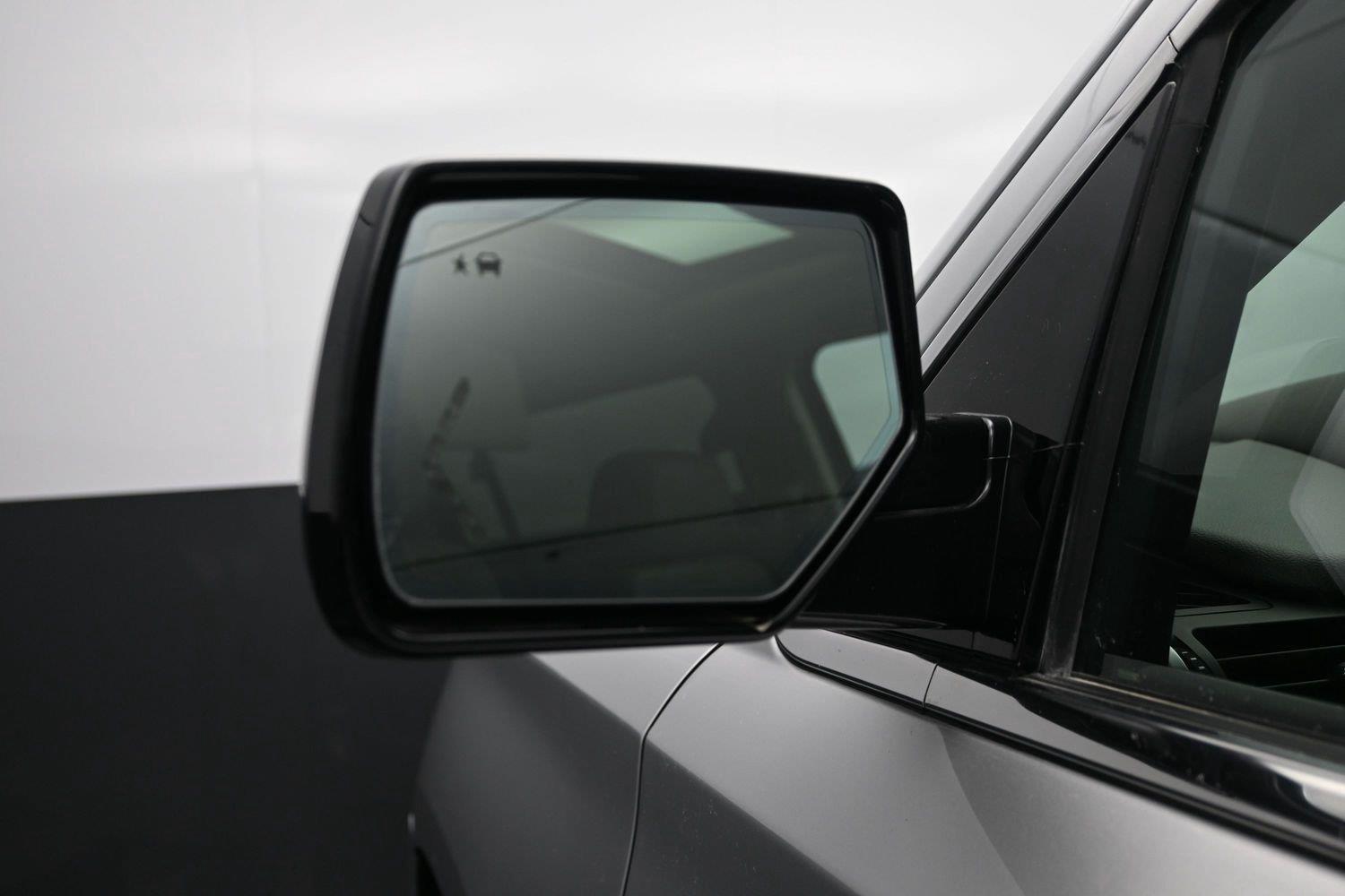 Used 2018 Silver Ice Metallic Chevrolet LT image 22