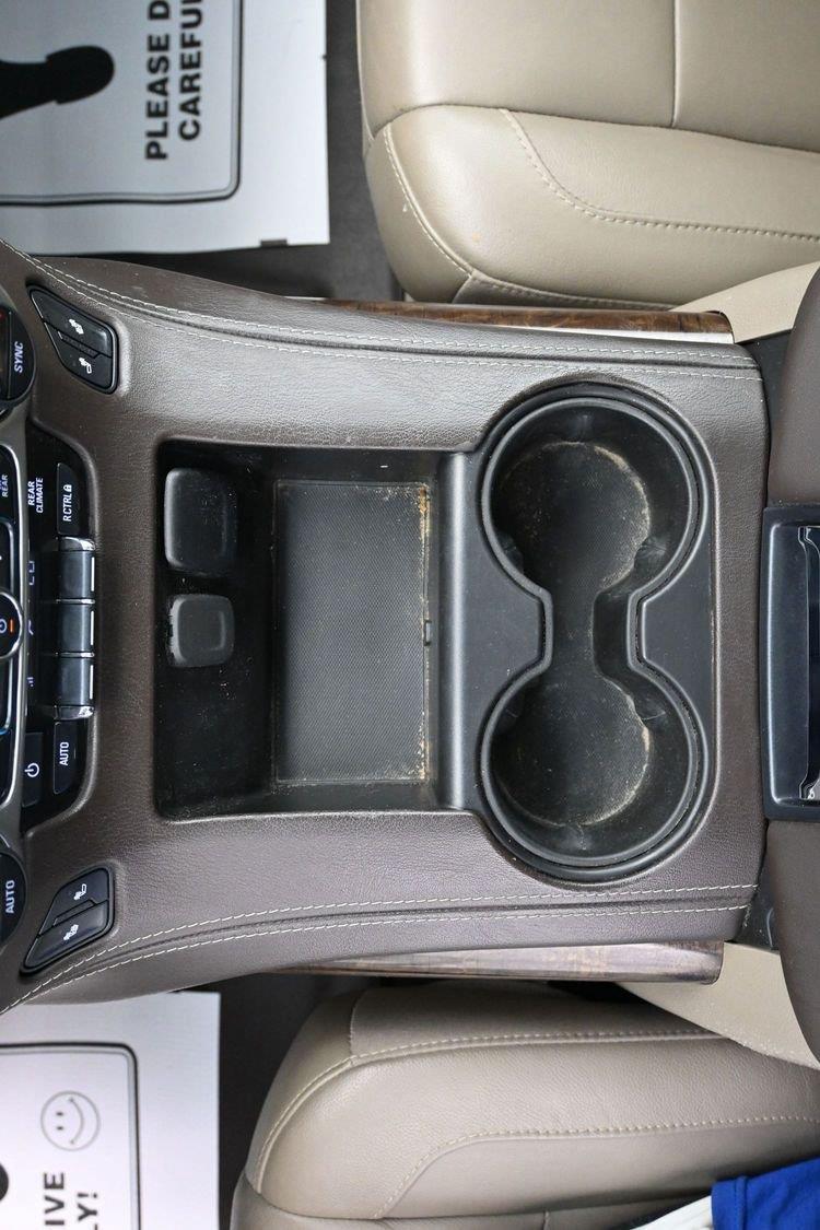 Used 2018 Silver Ice Metallic Chevrolet LT image 36