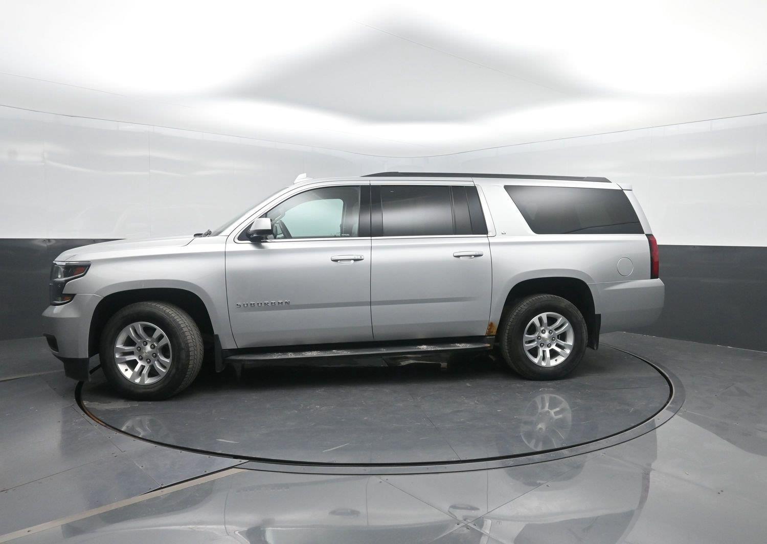 Silver Ice Metallic 2018 Chevrolet Suburban SUV / Crossover Four-Wheel Drive 6-Speed Automatic