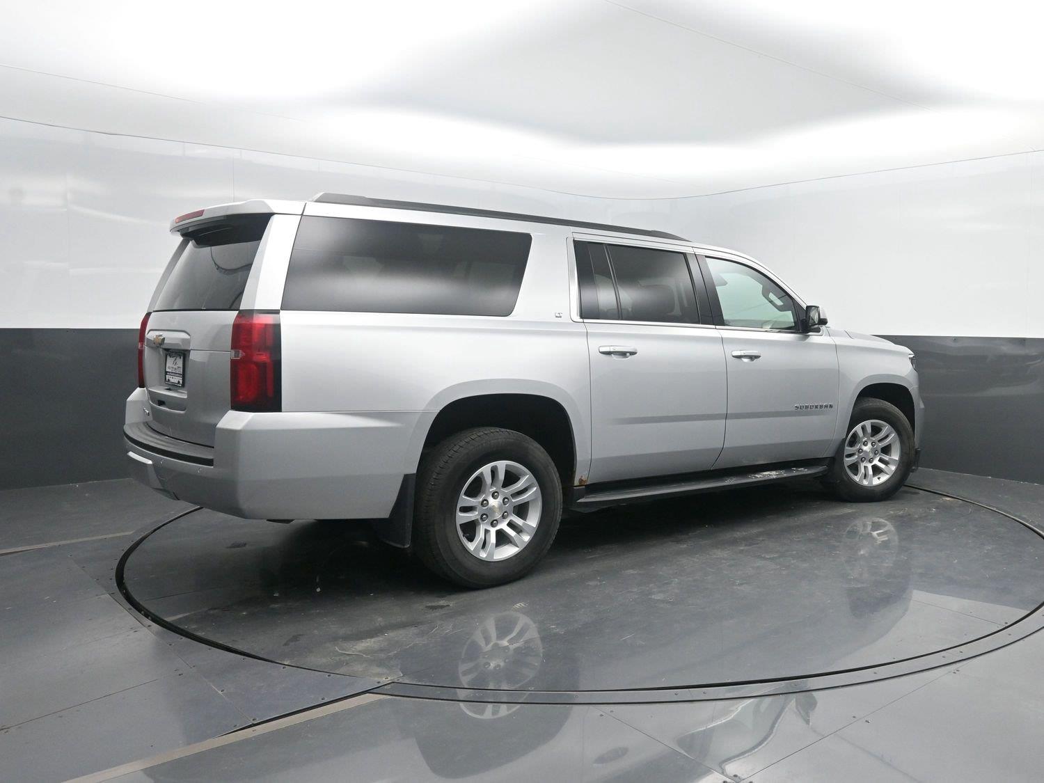 Used 2018 Silver Ice Metallic Chevrolet LT image 2