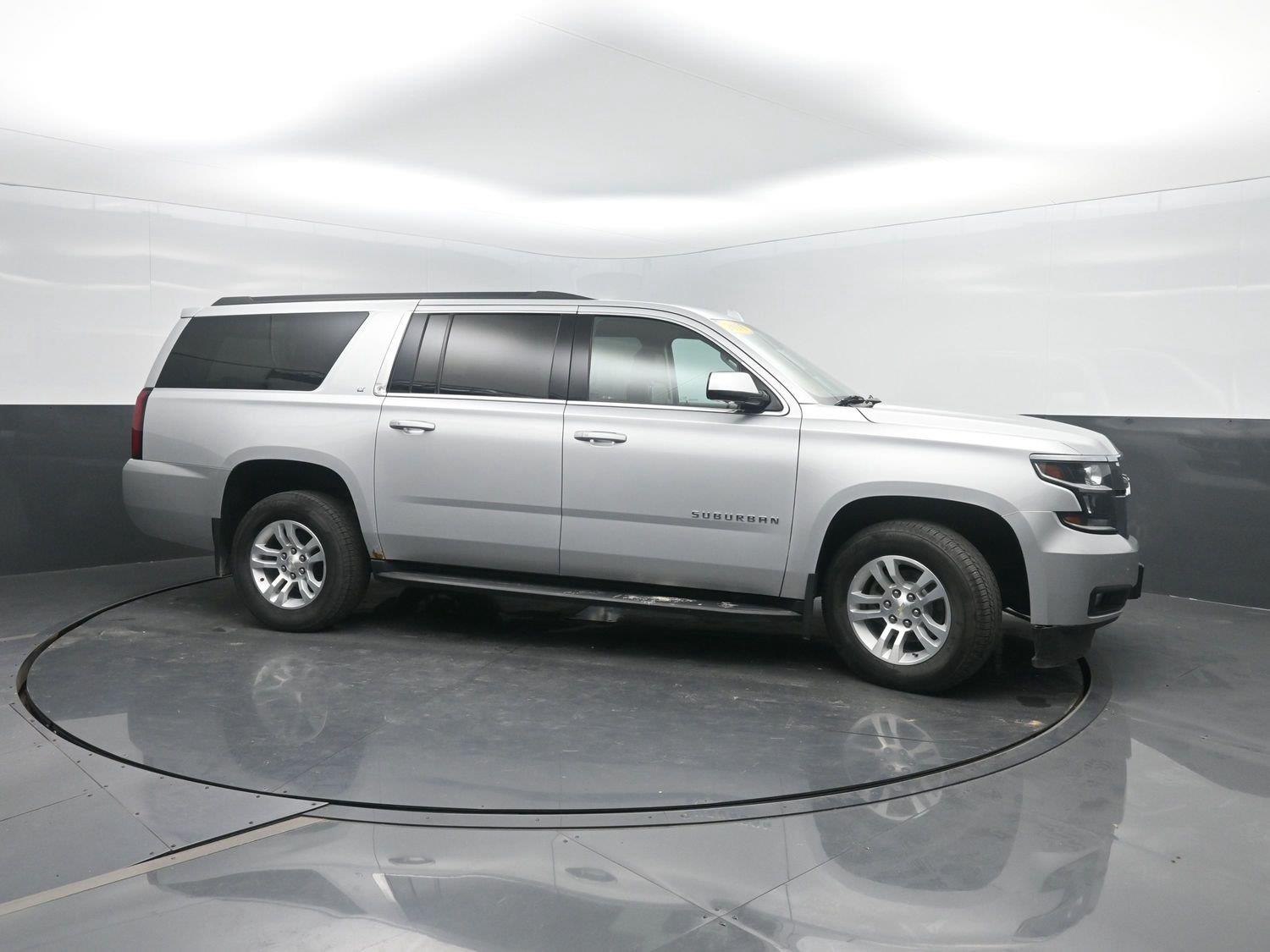Used 2018 Silver Ice Metallic Chevrolet LT image 3