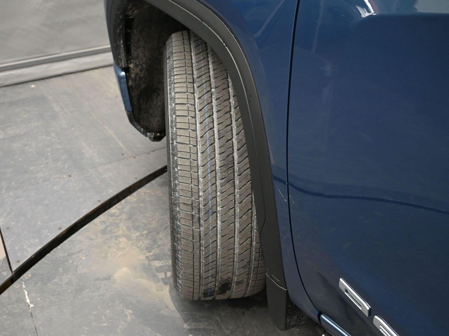 Used 2026 Downpour Metallic GMC Denali image 5
