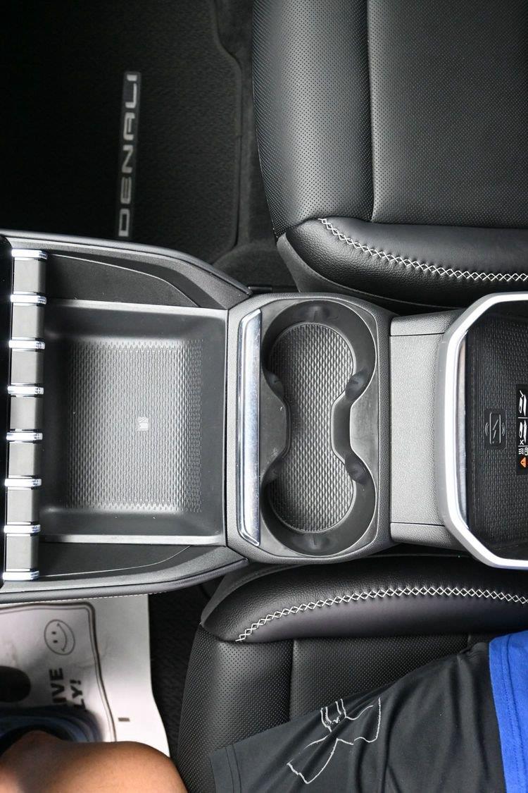 Used 2026 Sterling Metallic GMC AWD Denali image 31