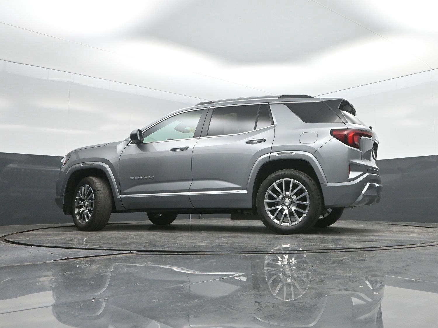Used 2026 Sterling Metallic GMC AWD Denali image 34