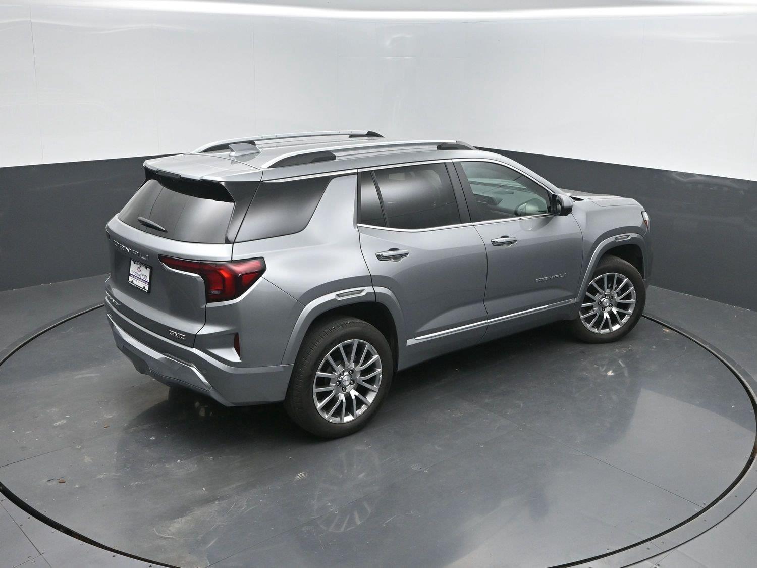 Used 2026 Sterling Metallic GMC AWD Denali image 39