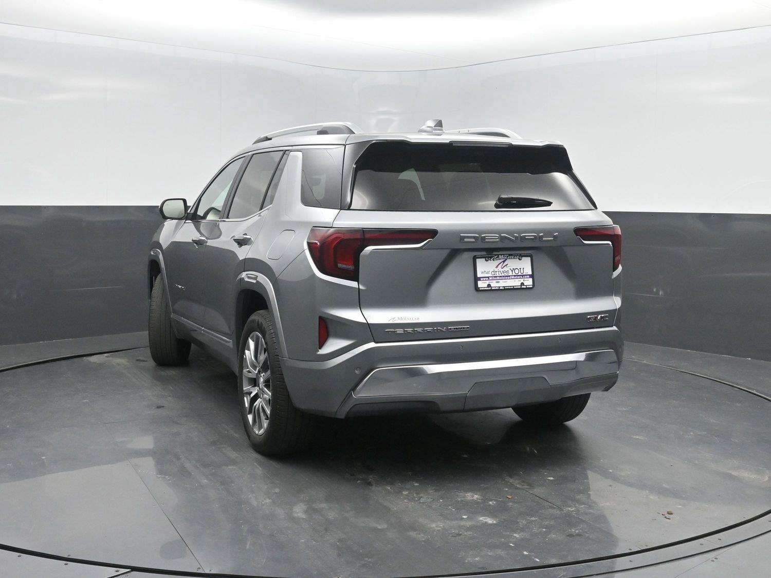 Used 2026 Sterling Metallic GMC AWD Denali image 44