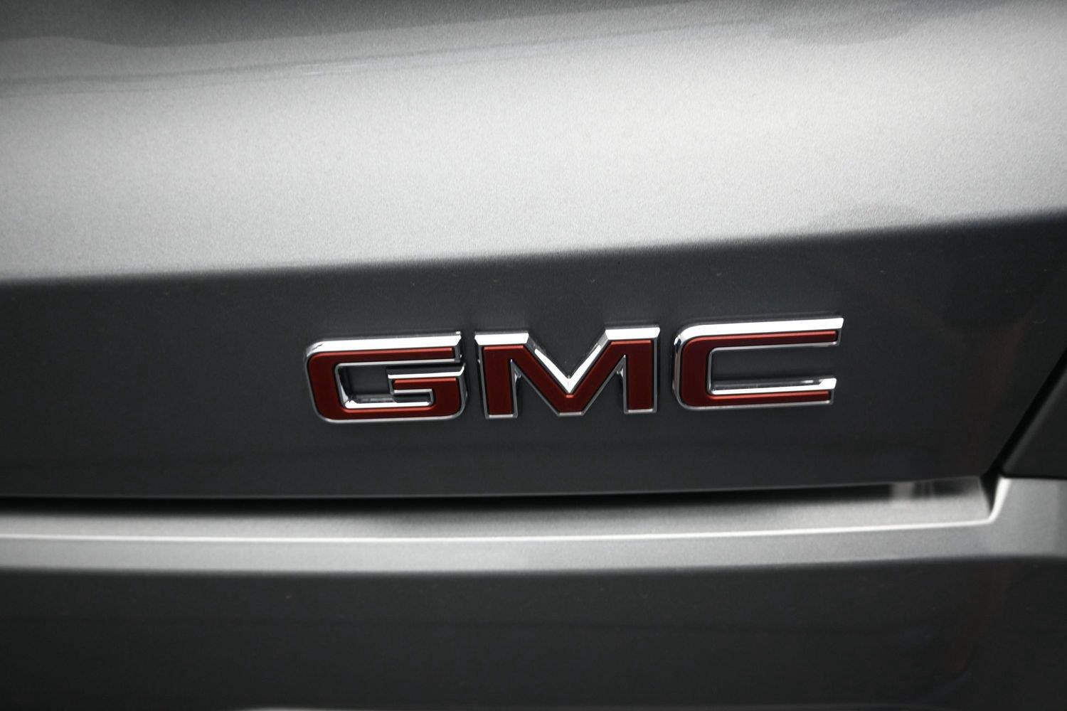 Used 2026 Sterling Metallic GMC AWD Denali image 15