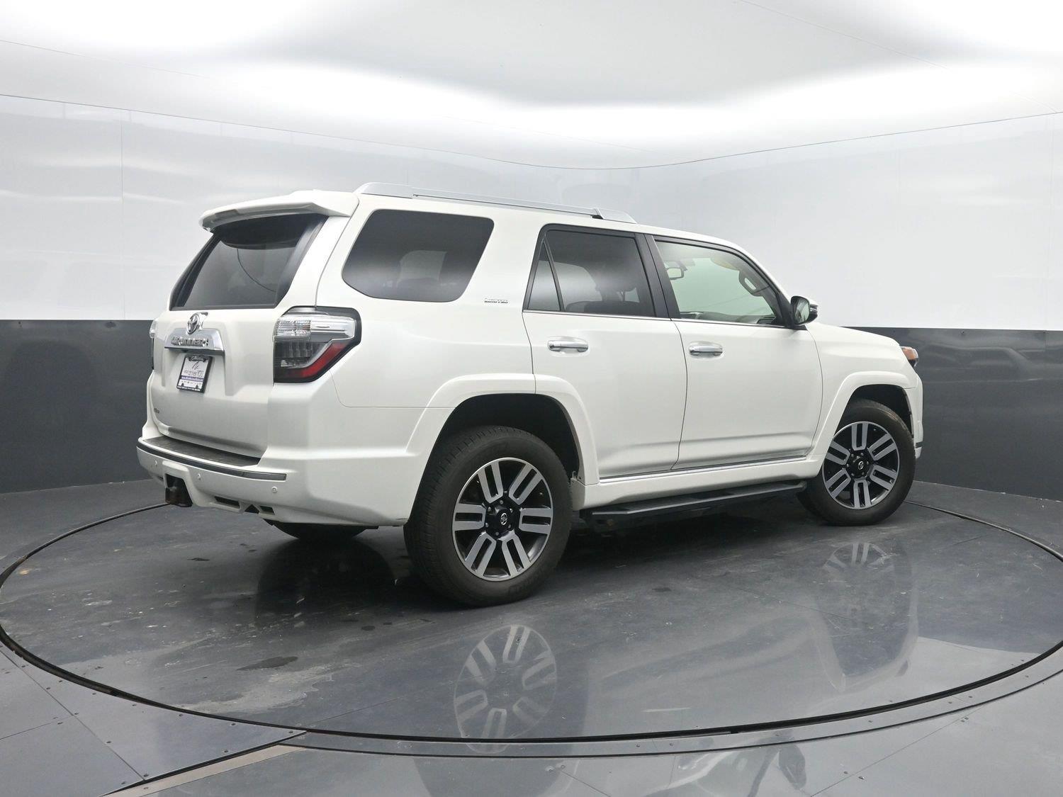 White (Blizzard Pearl) 2019 Toyota 4Runner SUV / Crossover All-Wheel Drive 5-Speed Automatic