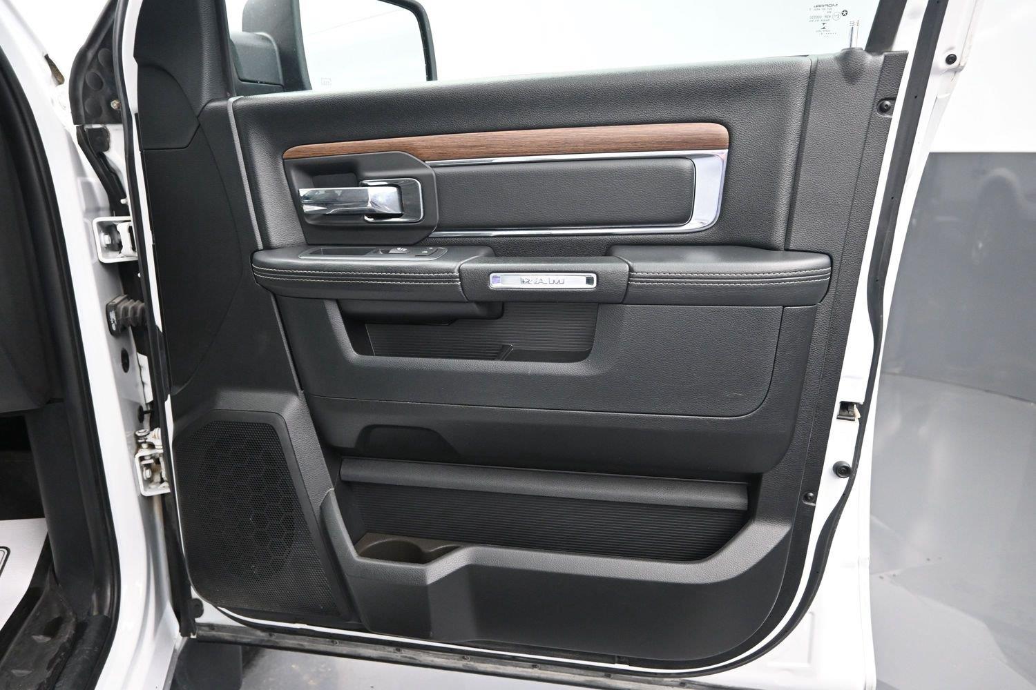 Used 2016 Bright White Clearcoat Ram Laramie image 9