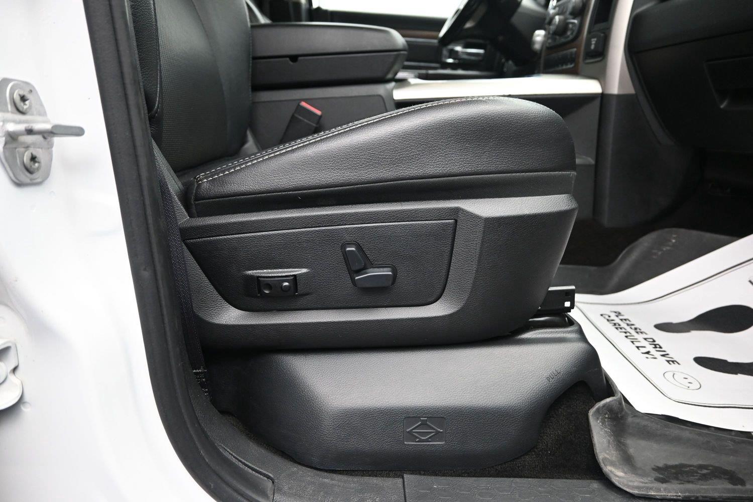 Used 2016 Bright White Clearcoat Ram Laramie image 10