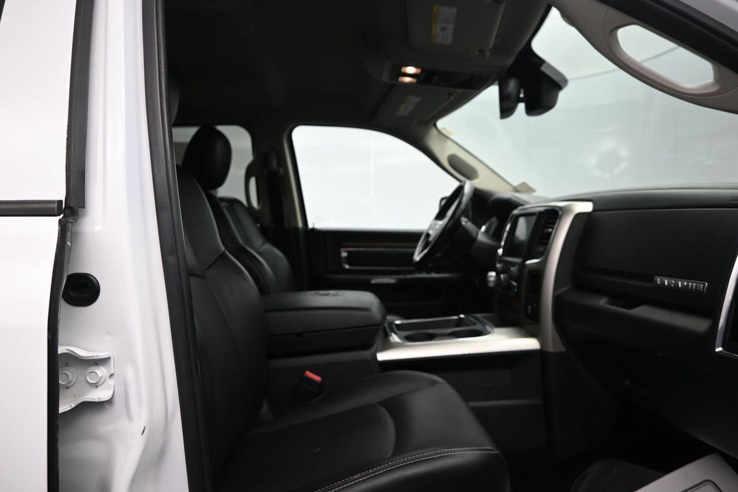 Used 2016 Bright White Clearcoat Ram Laramie image 11