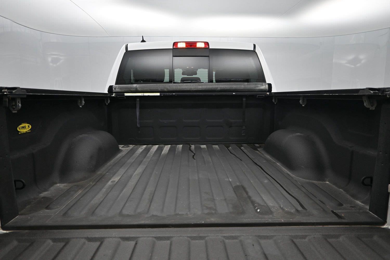 Used 2016 Bright White Clearcoat Ram Laramie image 17