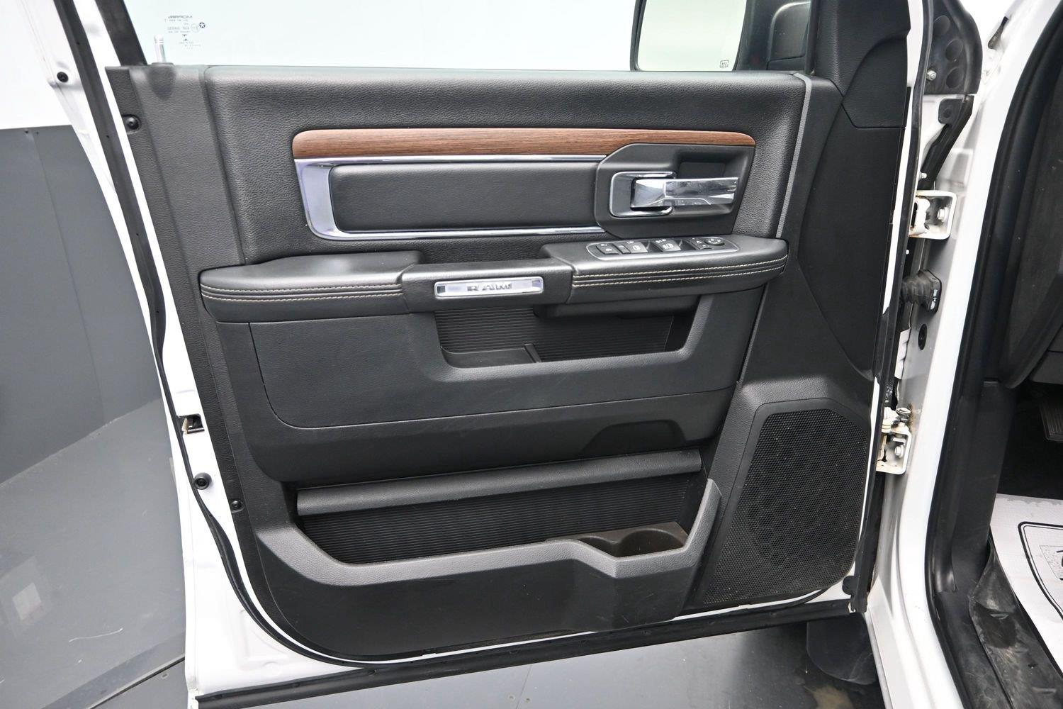 Used 2016 Bright White Clearcoat Ram Laramie image 19