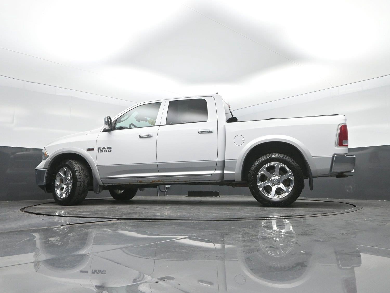 Used 2016 Bright White Clearcoat Ram Laramie image 33