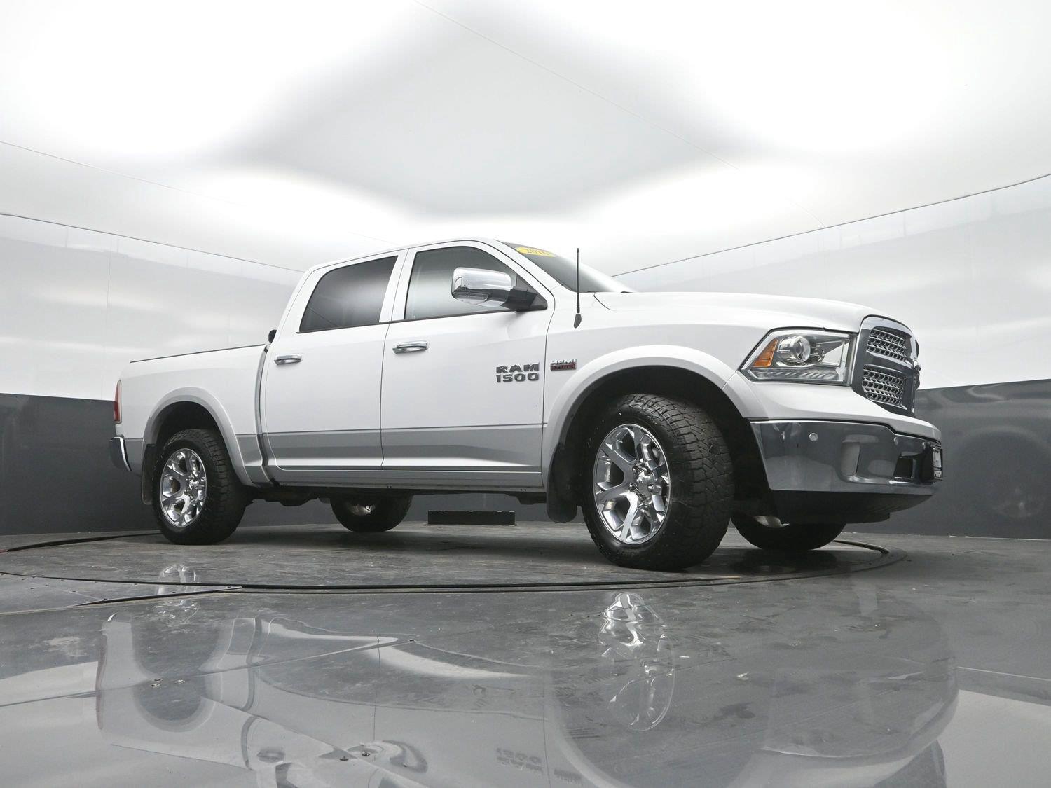 Used 2016 Bright White Clearcoat Ram Laramie image 35