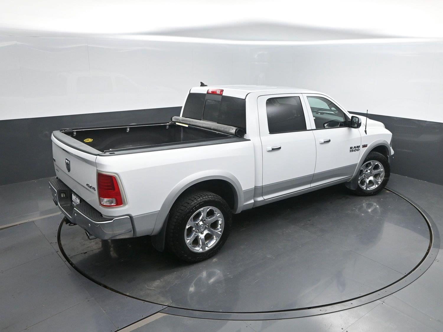 Used 2016 Bright White Clearcoat Ram Laramie image 38