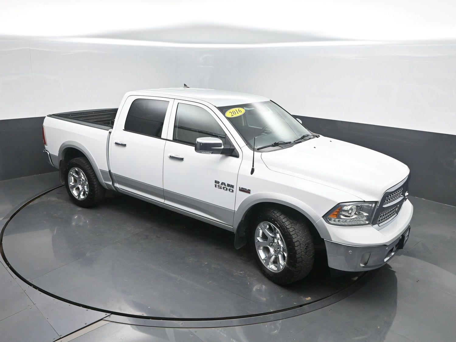 Used 2016 Bright White Clearcoat Ram Laramie image 39