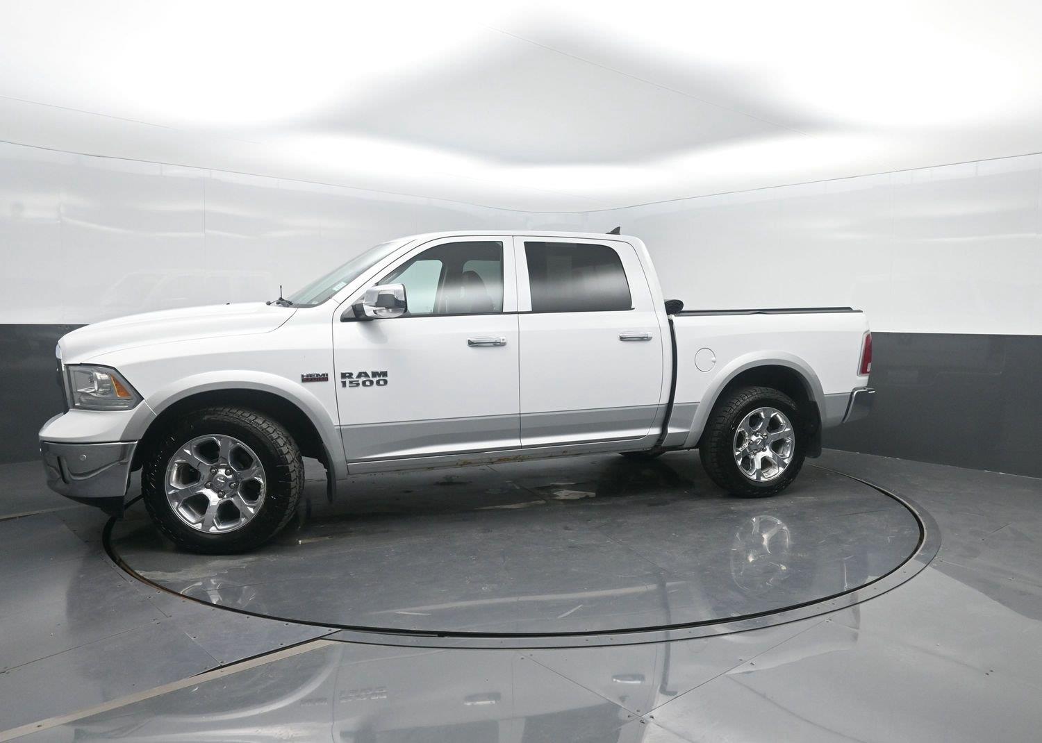 Used 2016 Bright White Clearcoat Ram Laramie image 41
