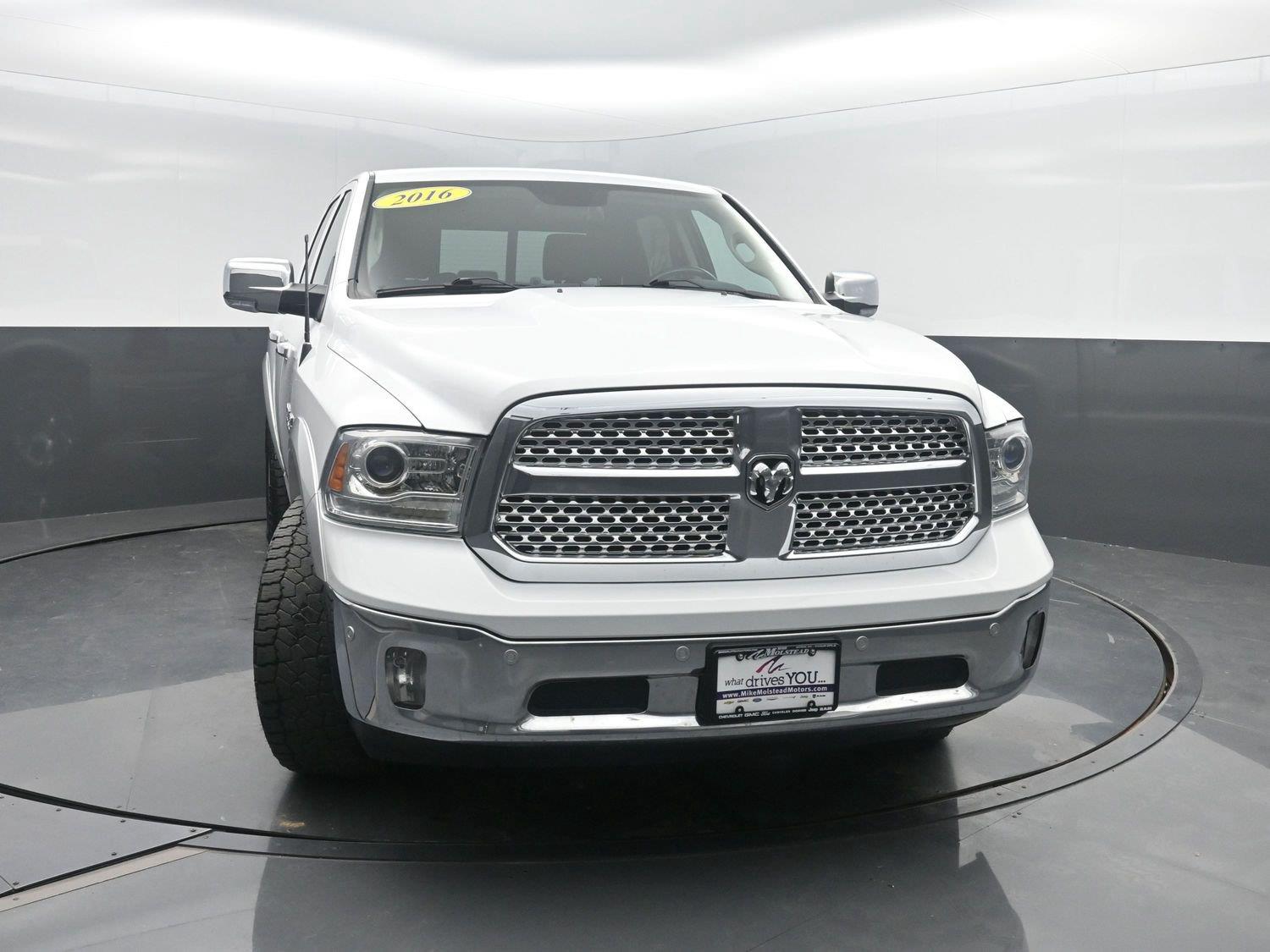 Used 2016 Bright White Clearcoat Ram Laramie image 42