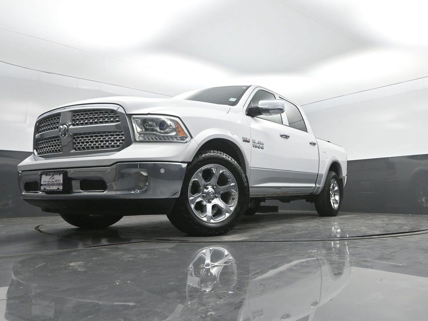 Used 2016 Bright White Clearcoat Ram Laramie image 44