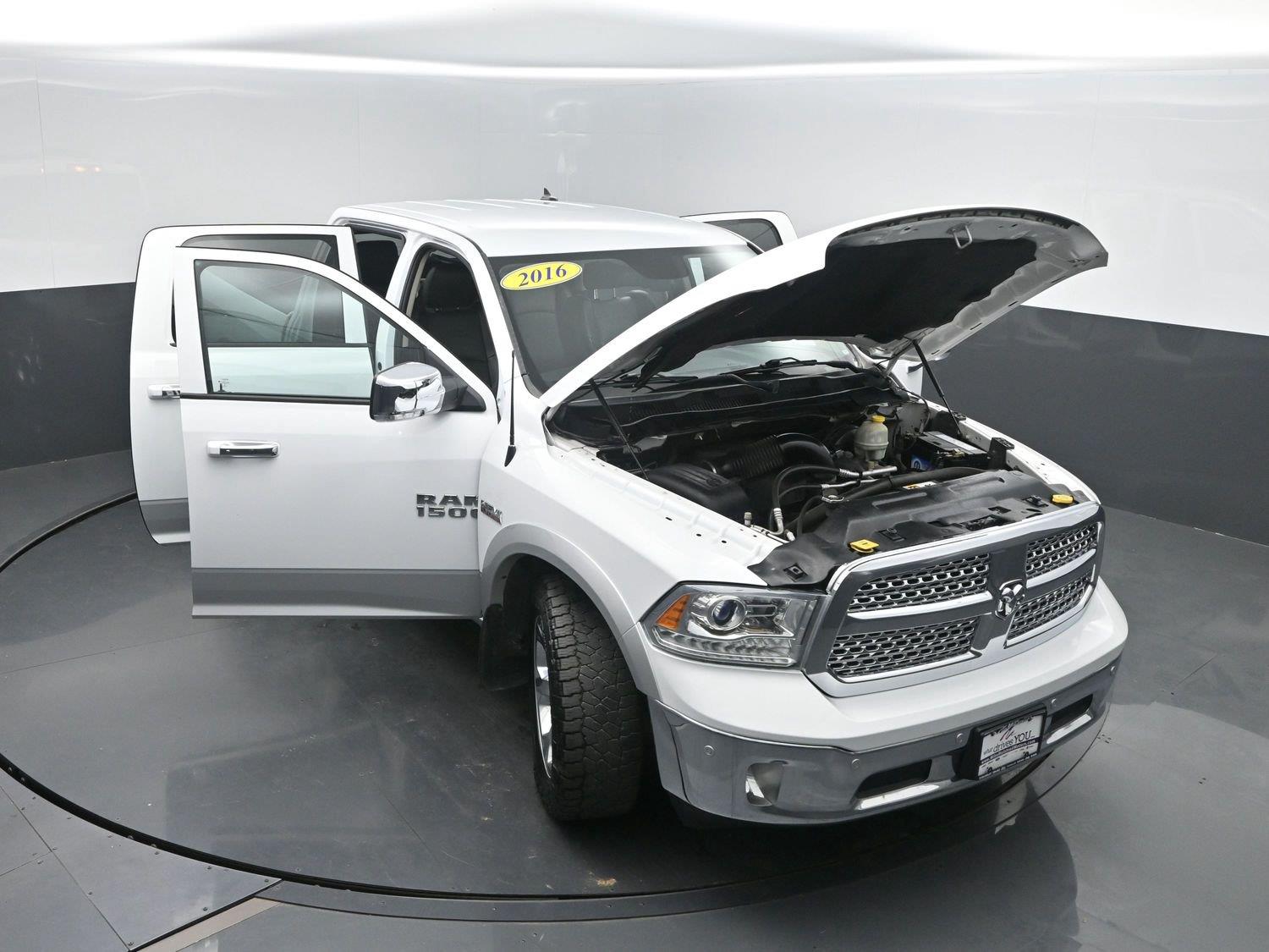 Used 2016 Bright White Clearcoat Ram Laramie image 45
