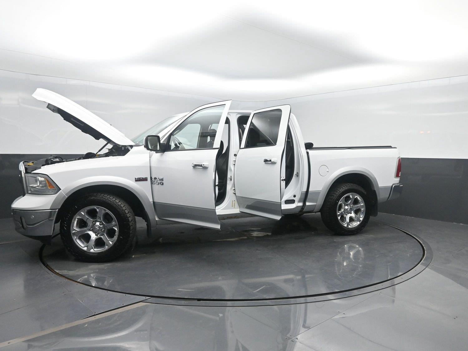 Used 2016 Bright White Clearcoat Ram Laramie image 48