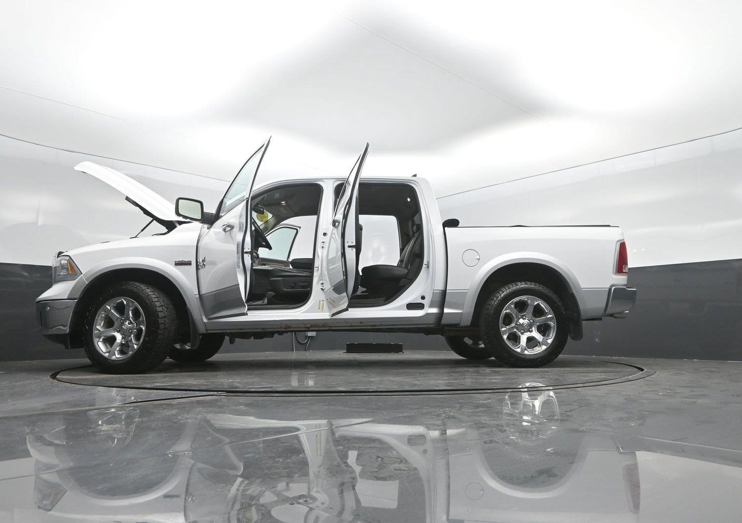 Used 2016 Bright White Clearcoat Ram Laramie image 50