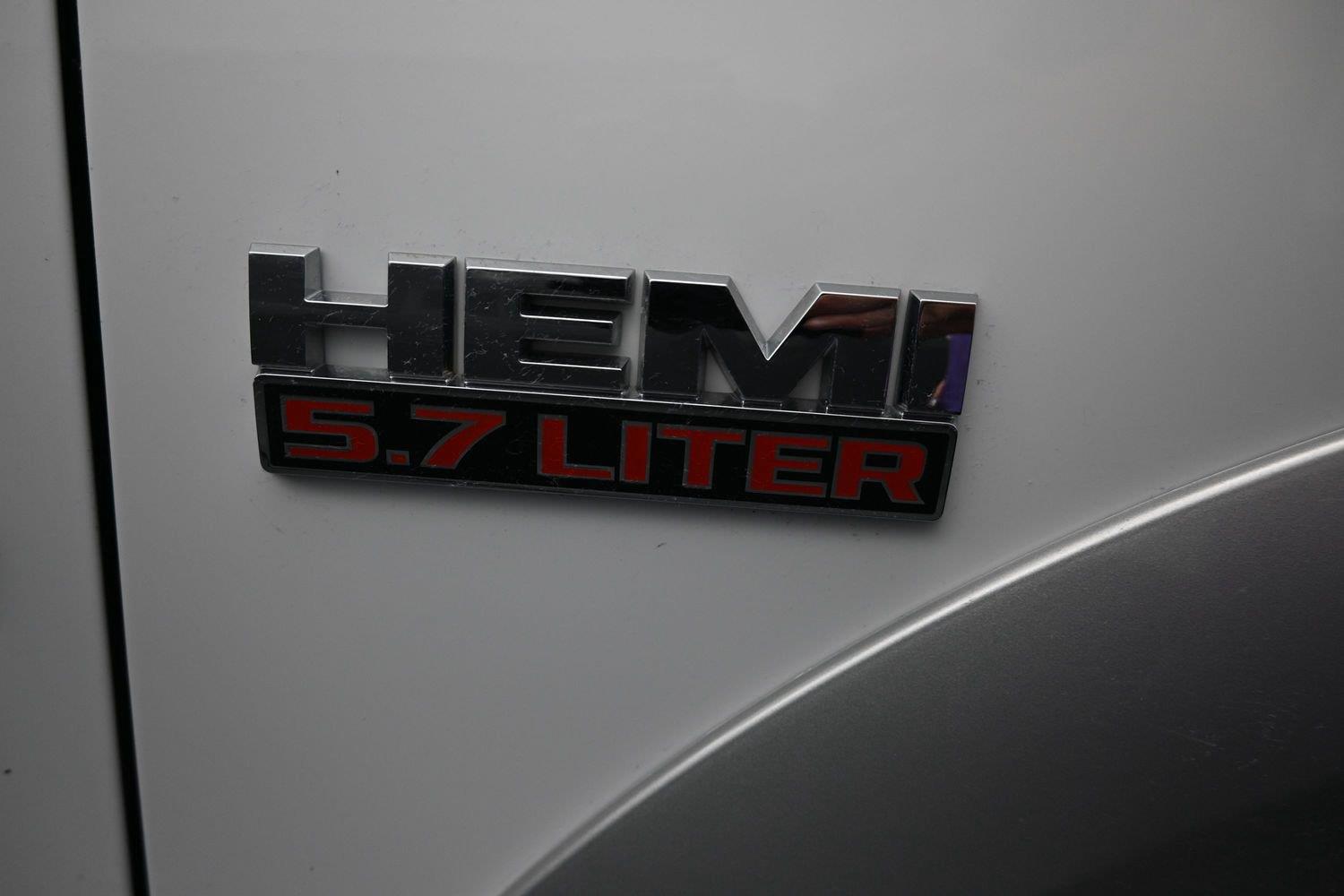 Used 2016 Bright White Clearcoat Ram Laramie image 6