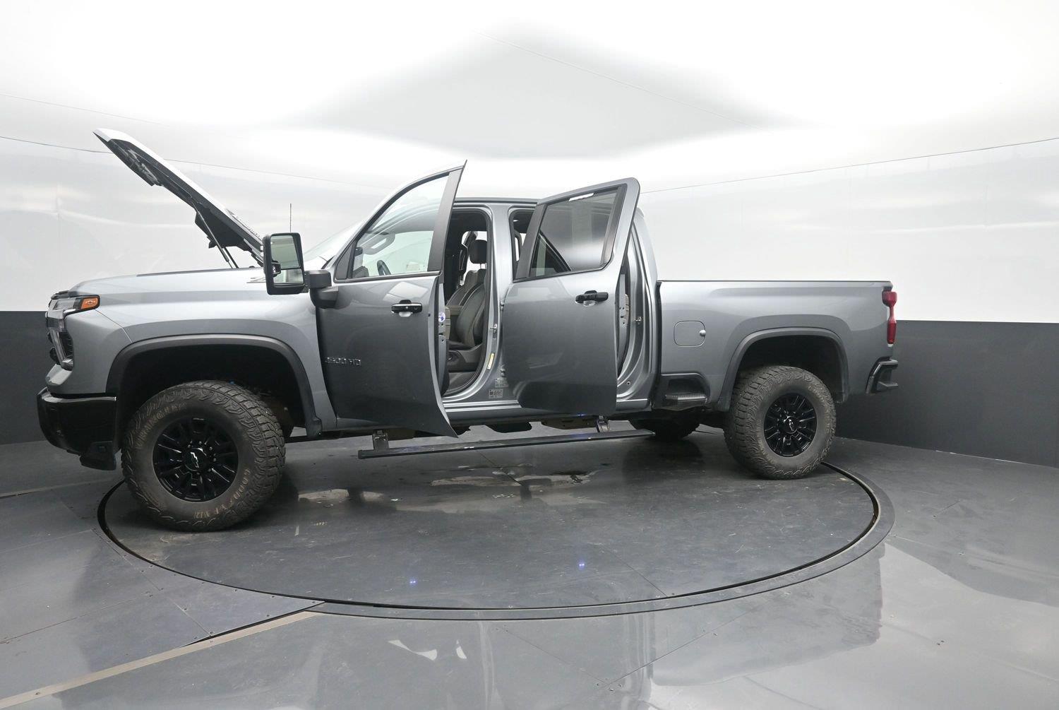 Used 2024 Sterling Gray Metallic Chevrolet ZR2 image 57