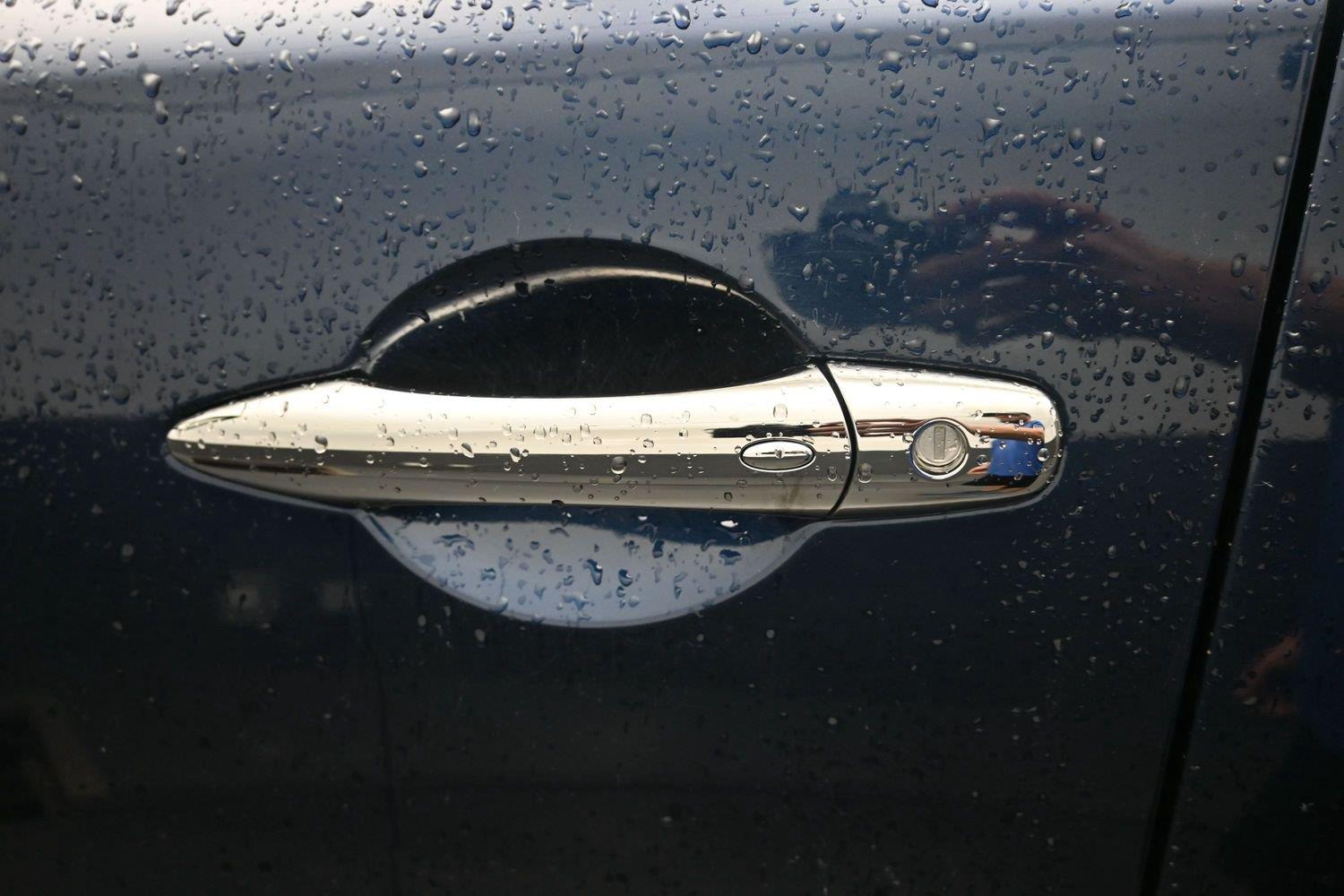 Used 2018 Hermosa Blue Nissan Platinum image 20